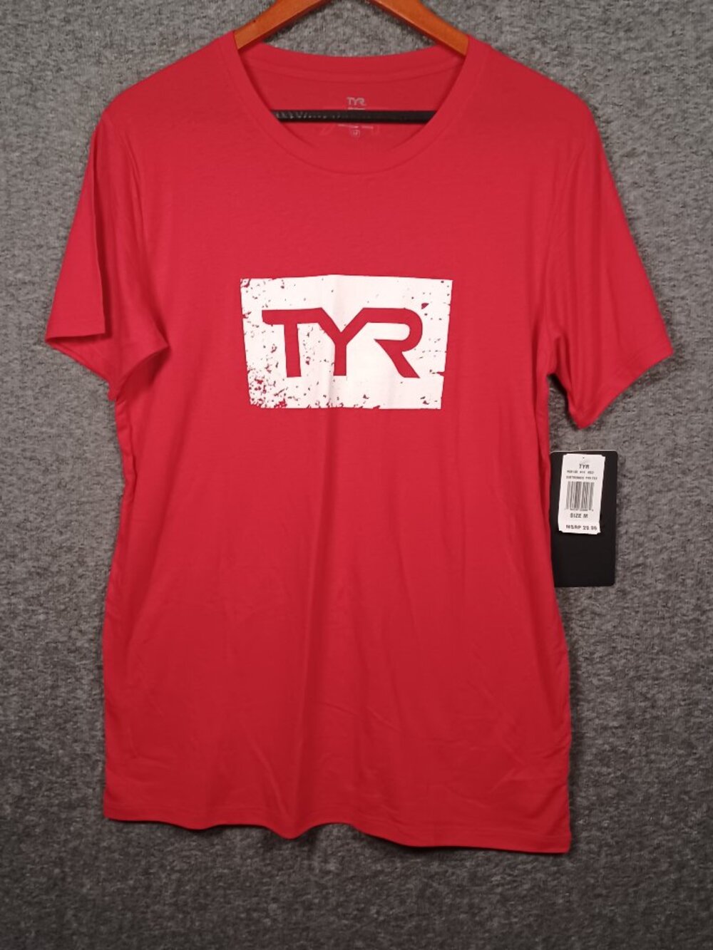 TYR Distressed Logo Men's Medium Short Sleeve T-Shirt Red
